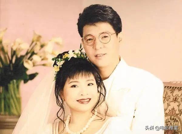 姜育恒老婆是哪里人（歌手姜育恒和李凤凰的爱情故事）