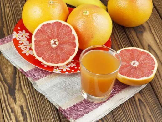 发烧吃柚子好还是橙子好 发烧吃火龙果好还是香蕉好