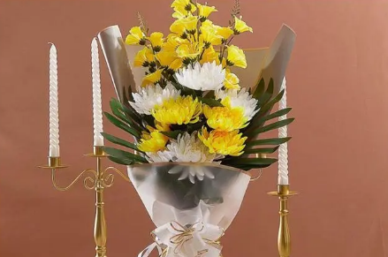 2023清明节上坟买塑料花行吗（清明节祭祀能不能用塑料花）
