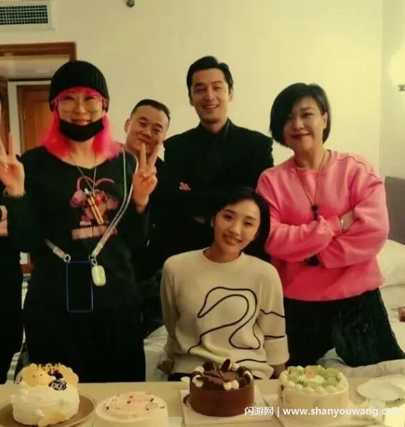 胡歌和黄曦宁怎么认识的 两人什么时候在一起的
