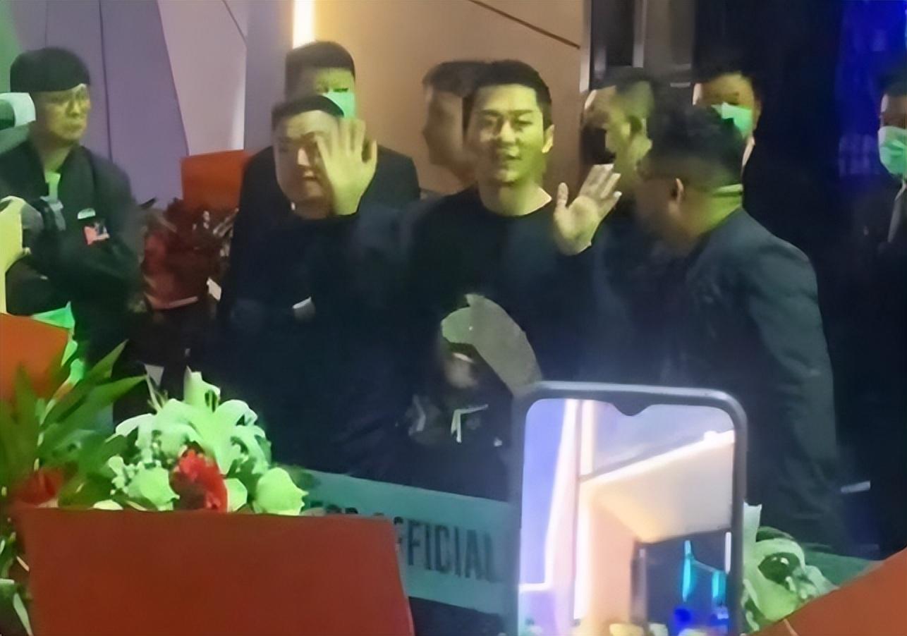 李晨的家世到底有多强大，李晨的家事身价