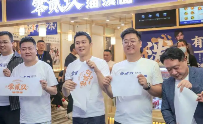 李晨的家世到底有多强大，李晨的家事身价