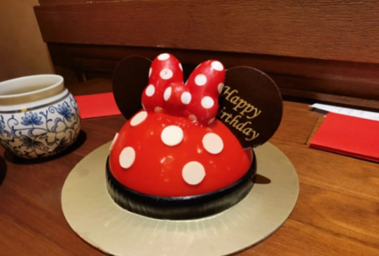 迪士尼生日蛋糕送蜡烛吗（迪士尼生日蛋糕送什么礼物）