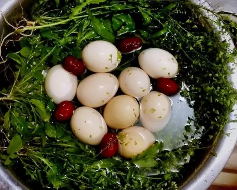 三月三煮鸡蛋是早上煮还是晚上煮（三月三煮鸡蛋是当天煮吗）
