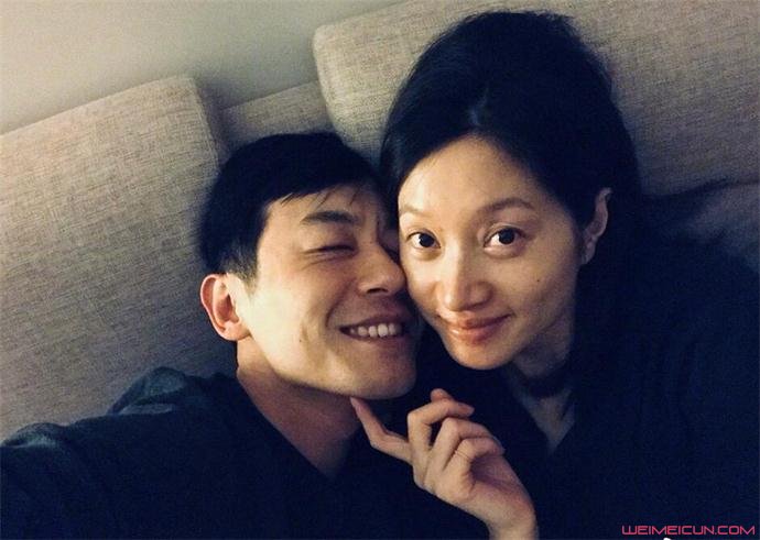  朱亚文晒夫妻亲密床照 老婆表情销魂香艳画面无法描述 2