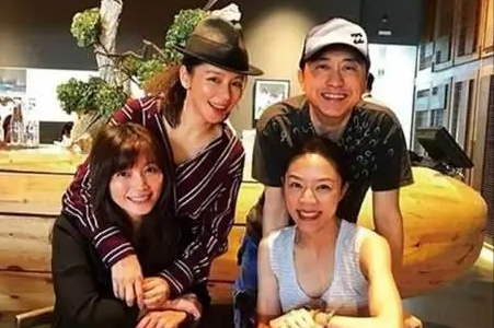 黄志忠现任老婆何音的资料（何音与黄志忠结婚爱情甜蜜）