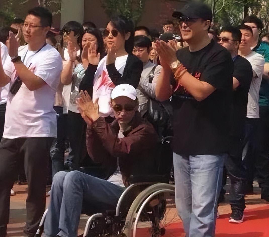 陈小艺有过几次婚史（演员陈小艺的混乱情史）