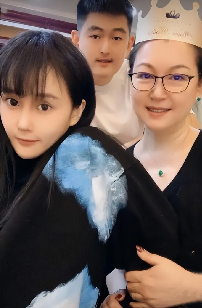 马丽娟年轻时候的照片（赵本山和马丽娟的感情经历）