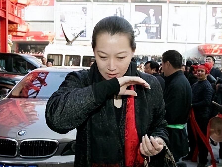 马丽娟年轻时候的照片（赵本山和马丽娟的感情经历）