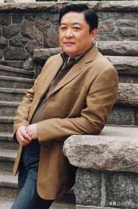 歌唱家刘斌犯了什么事（刘斌出事原因曝光涉嫌严重违纪违法）
