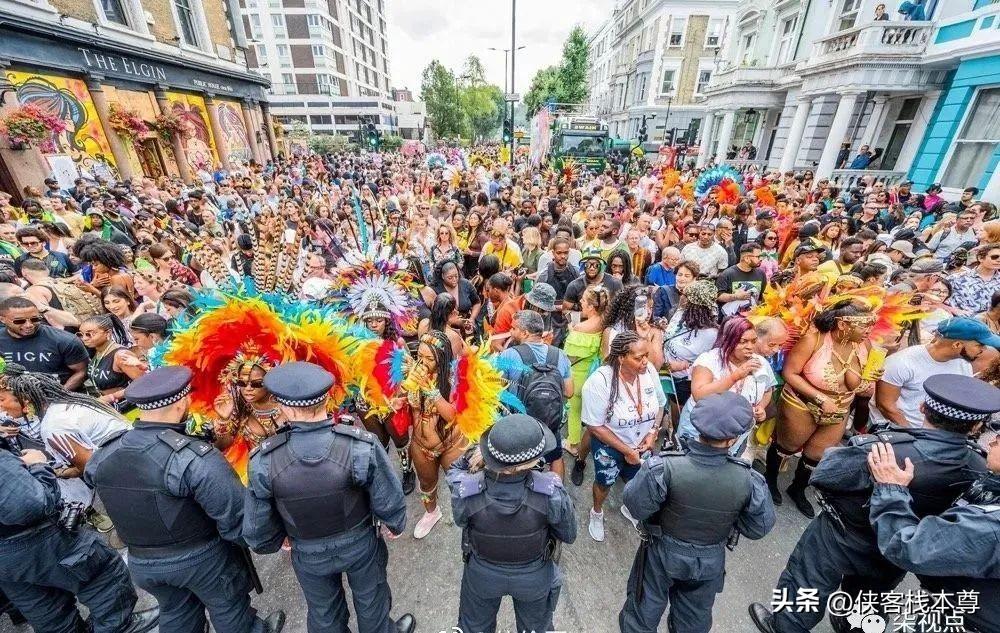 女警被奸杀（英国狂欢节上女警遭多人性侵）