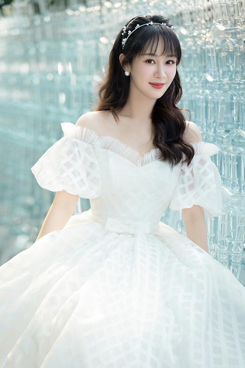 中国公认10大最美女星（国内10大美女演员排名）