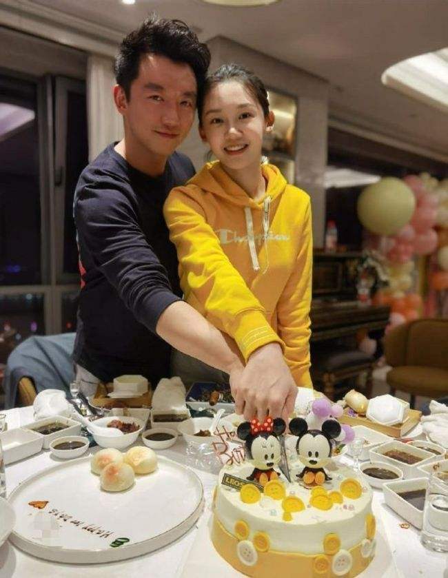 程晓玥为什么要和郑恺分手（程晓玥个人资料介绍）