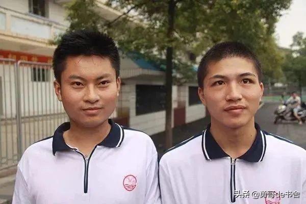 广东两名高中生不雅行为曝光（两名高中生抢劫乞丐事件真相）