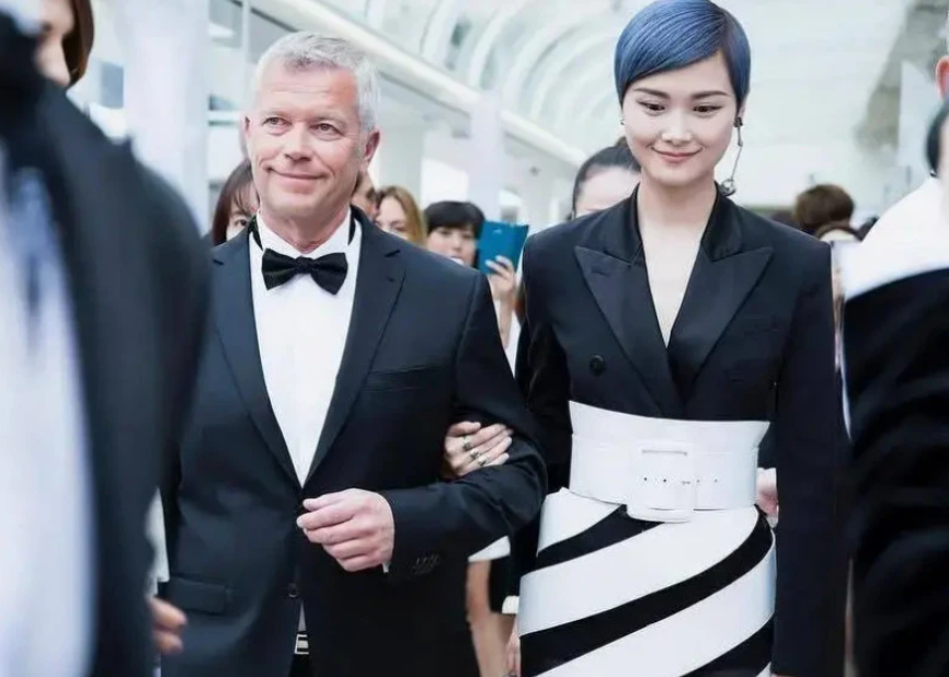 歌手李宇春结婚了吗（揭秘李宇春老公和孩子真相）