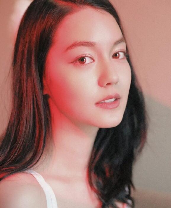 李崇霄老婆茵娜，他们是怎么认识的？
