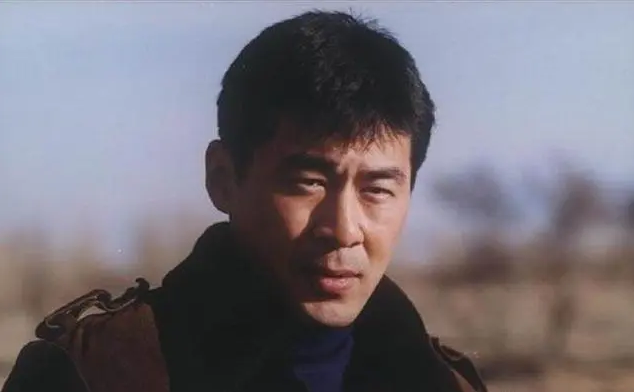 演员吴越为什么不结婚（50岁吴越至今单身的原因分析）