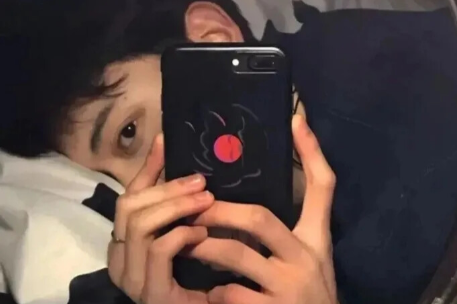 男人心里有你却不肯复合心理（男生还喜欢但是不想复合会后悔吗）