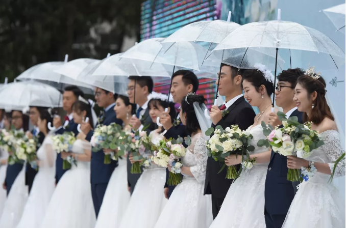 去对方父母家送什么（拜访对方父母带什么礼物）