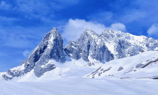 玉龙雪山可以徒步上去吗（爬玉龙雪山需要多久）