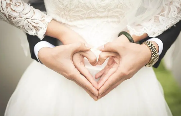 2023年8月几号适合结婚（2023年8月什么日子结婚最好最吉利）
