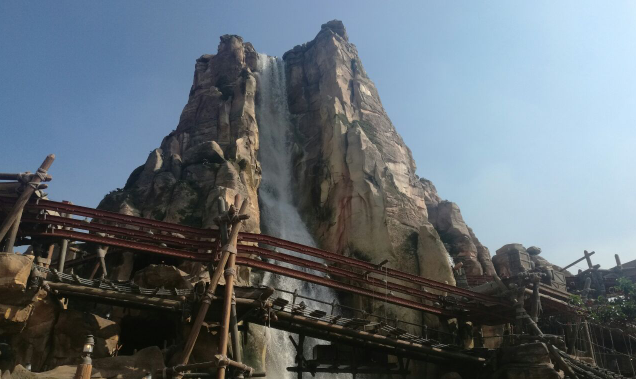 雷鸣山漂流要戴鞋套吗（雷鸣山漂流可以穿拖鞋吗）