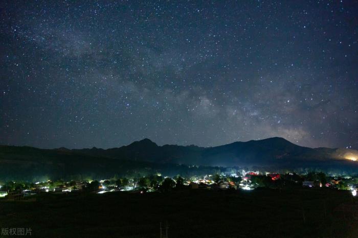 初秋微凉（初秋微凉的夜晚）