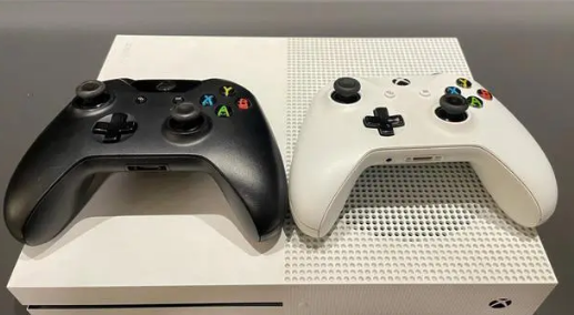 xbox（One可以双人同屏游戏吗（Xbox（One应用怎么分屏）