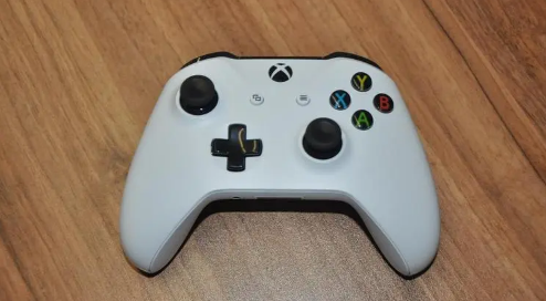 xbox（One可以双人同屏游戏吗（Xbox（One应用怎么分屏）