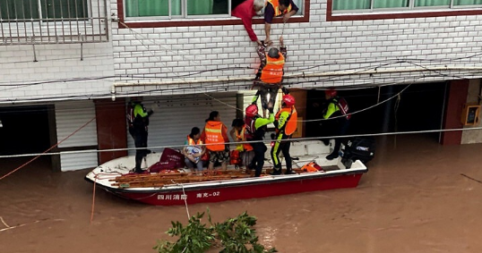 降雨200毫米相当于多深的水（降雨200毫米会水淹车吗）