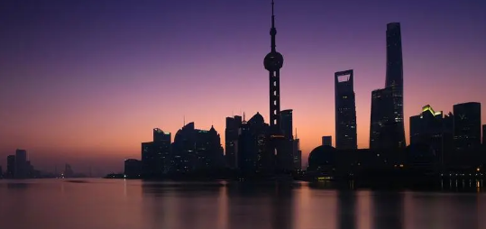 2023年10月上海还热不热（10月去上海穿什么合适）