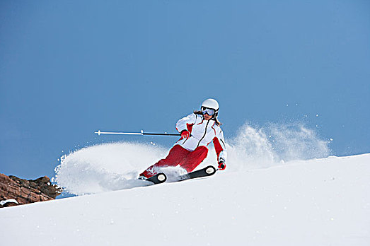 滑雪裤里面还穿棉裤吗2