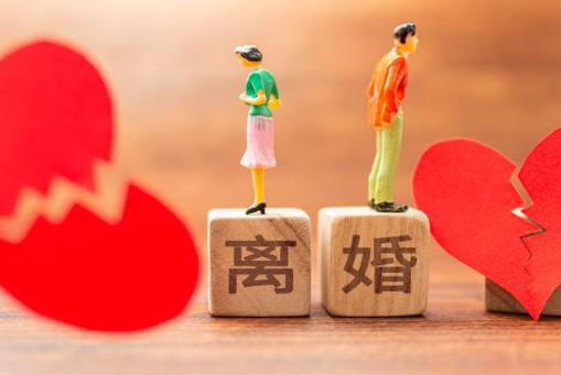 离婚冷静期一方借债怎么算（离婚冷静期一方借债算共同债务吗）